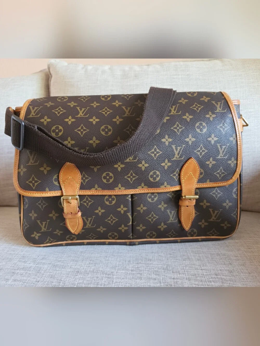 Louis Vuitton LV Monogram Sac Gibeciere GM